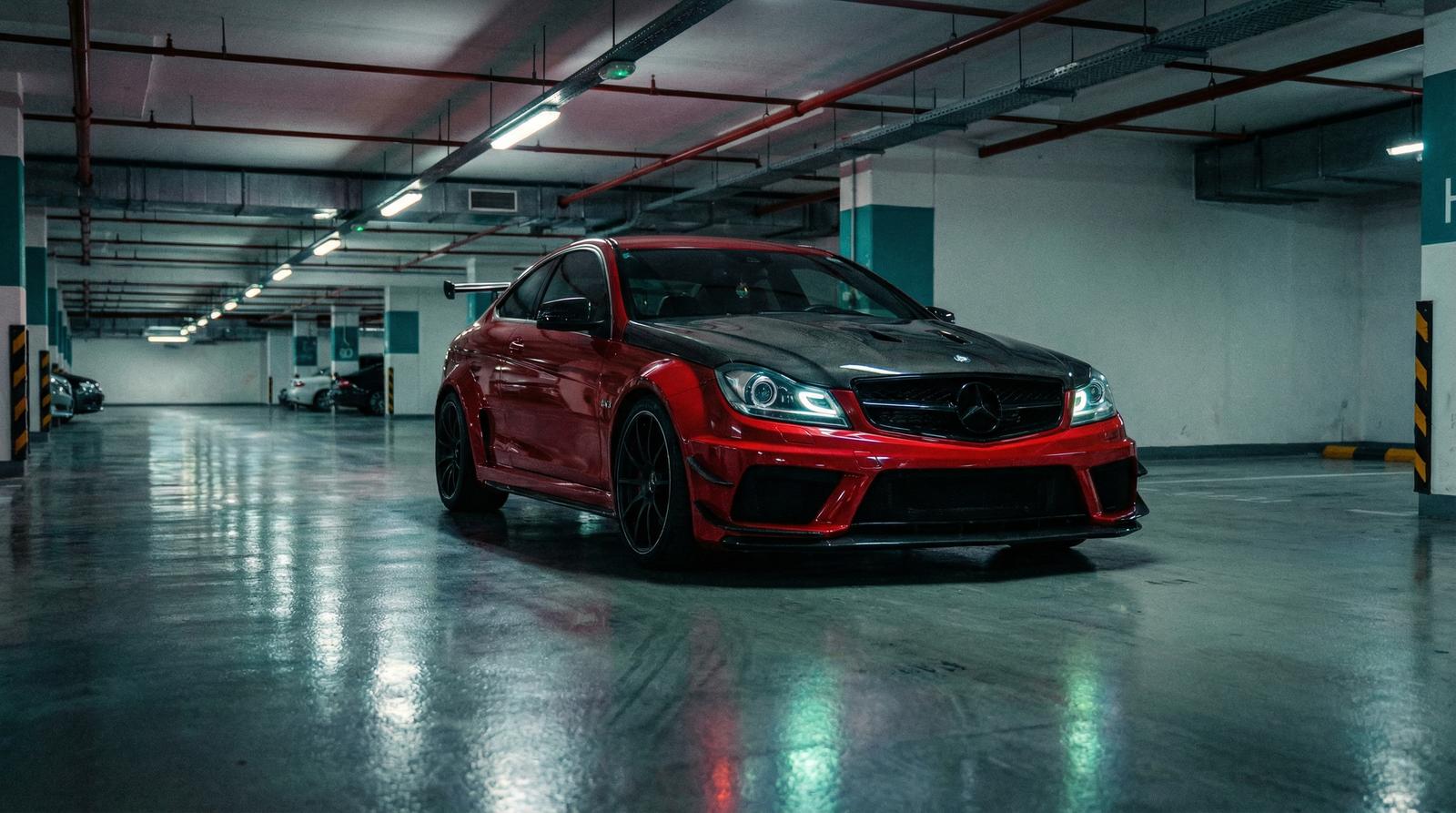 樱花动漫改装视频 - AMG C63宽体改装视频演示